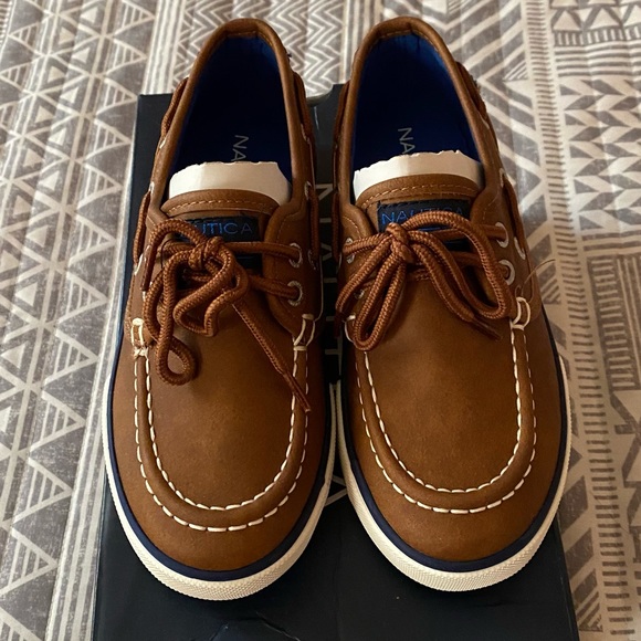 Nautica boat shoes - Picture 1 of 4